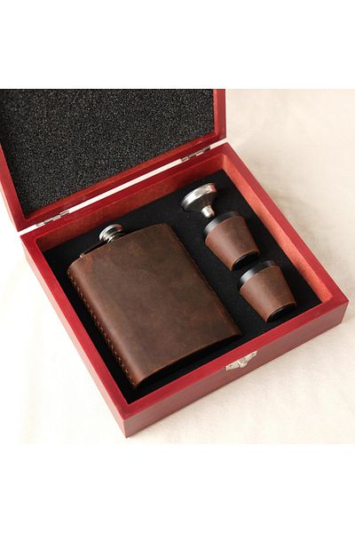 Ban Store Special Leather Water Bottle Set - Composed of Wooden Box and Glasses