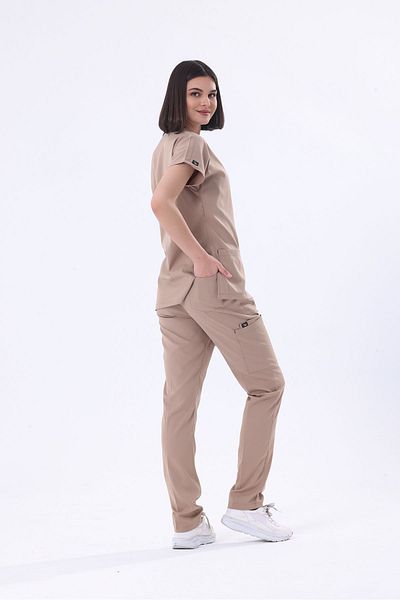 EGEUNIFORM طقم نيو إيليت ليكرا للجنسين باللون البيج - قهوة الحليب، جيب مرن للشحن، جيرسي للأطباء والممرضات