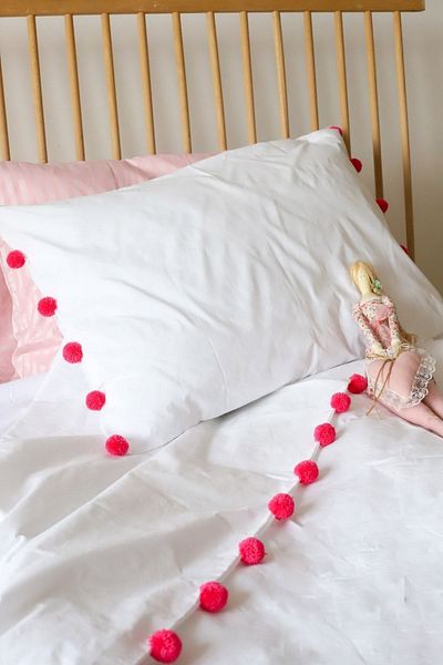 Tekstil Home مجموعة غطاء لحاف فردي من Candy Pink Pompom من نسيج القطن بتصميم غرفة الأطفال الصغار بتصميم قديم