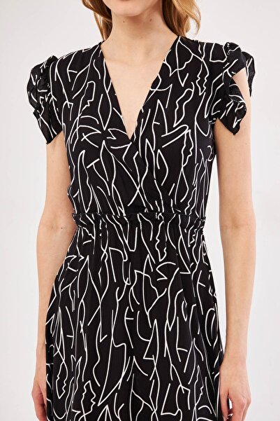 armonika Dámské černé midenové šaty s dvojitým límcem na ramenou s volánkem Detailní elastický pas midi délka ARM-24Y001020