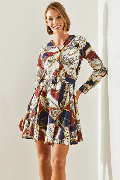 Bianco Lucci V-nyakú láncmintás női ruha övvel - gombrészlet, 22127 60251609 modell