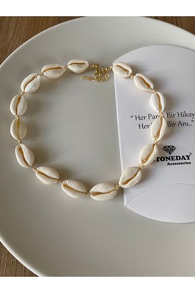 Stoneday Gold Detailed Summer Necklace with Seashell Figure