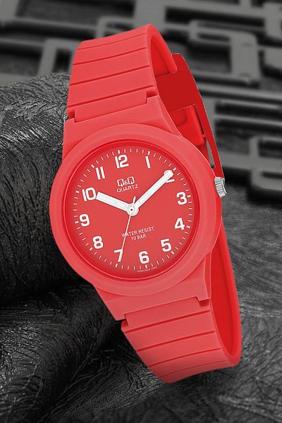 Q&Q Unisex Wristwatch with Waterproof Silicone Band
