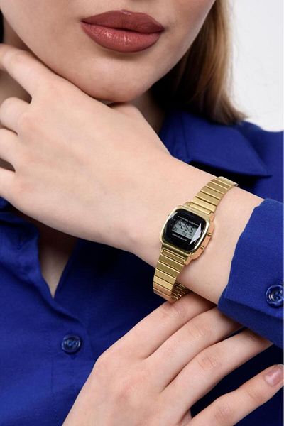 OQQO Carmilla Gold Metal Cord Women's Wristwatch