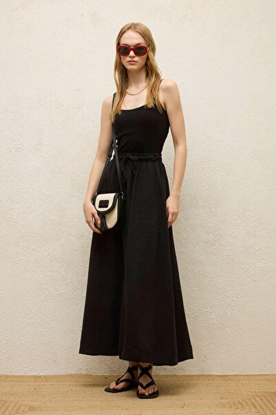 Manuka Black Linen Skirt - Loose Cut