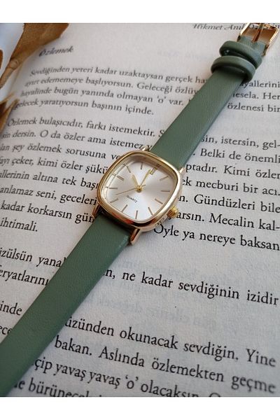 QUARTZ Retro Minimal Women's Wristwatch with Green Leather Cord - Gold