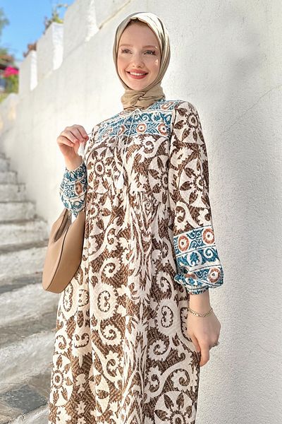 Gizce Sevilla - Brown Dress