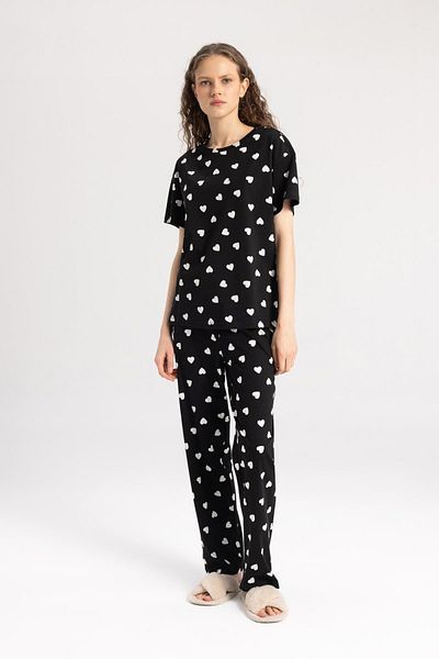 DeFacto Fall In Love Set de pijamale cu mânecă scurtă cu model de inimă, cu o formă regulată B9460ax24sp