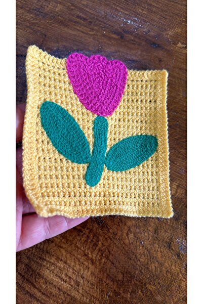 Gönülden Tasarım 12x11 cm PLETENA APLIKACIJA ARMAĐICA SA VEZOM U OBLIKU TULIPANA