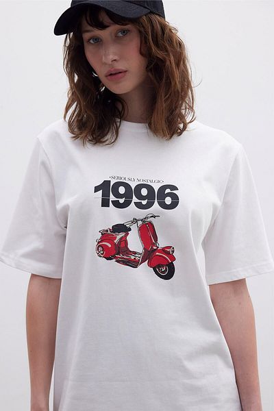 Manuka 1996 Model Oversize-Kurzarm-T-Shirt mit Aufdruck