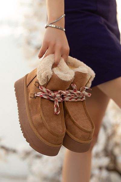 ELLOLİTA LUXURY SHOES Γούνινες Γυναικείες Μπότες - Δαντέλα, Χοντρή Σόλα και Πτυσσόμενος Γιακάς