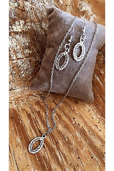 by özllem Drop Necklace-earring Set