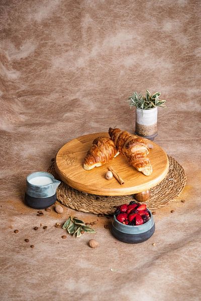 kitchen trend Justwood Risus Top Footed 29 Cm Wooden Round Cake Presentation Serving Plate