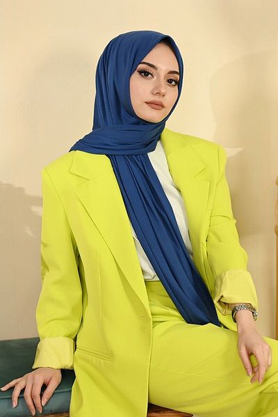 Organic Scarfs Indigo Hijab Combed Cotton Shawl Hijab Model