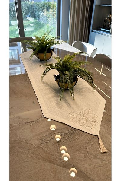 Decamor home Colț din dantelă franceză Tufted Gold Glitter Ecru Runner