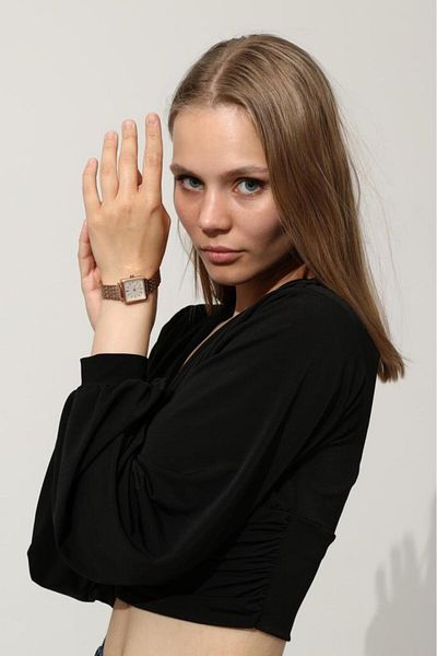 OQQO Minimal Square Rose Women Wrist watch