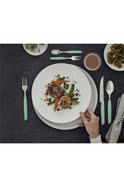 Victorinox ?6.9096.12w41.24 Swiss Modern 24 Piece Table Set
