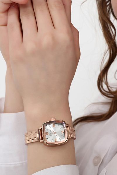 OQQO Elanor Silver Dial Roman Numeral Rose Cord Women's Wristwatch