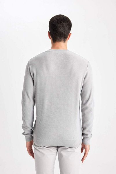 DeFacto Standard-Fit-Strickpullover mit normaler Passform und Rundhalsausschnitt A5181ax23au