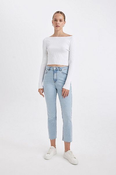 DeFacto Mary Vintage-Jeans mit hoher Taille, knöchellang, ausgeschnittenes Bein, gerade – C7365ax24au