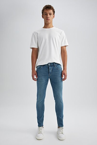 DeFacto Slim Comfort Fit Schmale Jeans mit bequemer Passform und normaler Taille und schmalem Bein B2610ax23au