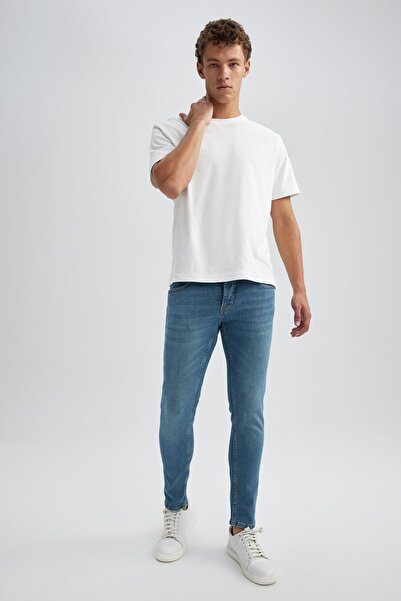 DeFacto Slim Comfort Fit Schmale Jeans mit bequemer Passform und normaler Taille und schmalem Bein B2610ax23au