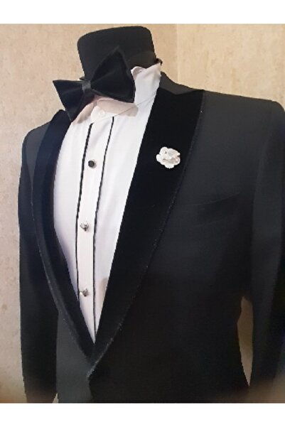 YAĞMUR SANAT TASARIM DAMATLIK  KADİYE PAPYON .KADİFE YAKA.SATEN KUŞAK  .YAKA ÇİÇEĞİ .METAL KOL DÜĞMESİ . CEKET DÜĞMESİ