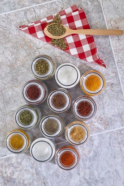 FBZhome 12 Pieces with Label 300 Ml Glass Spice Dispenser Set Jar Transparent Acrylic Lid Storage Container