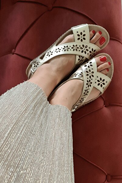 İNZE AYAKKABI Gold Laser Cut Genuine Leather Sandals Model Orchid