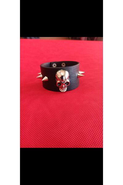 MFC Bracelet - Comfortable and Stylish Design