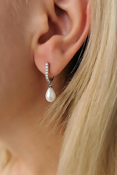 Utku Kuyumculuk 14 AYAR 0,15 CT PIRLANTA TAŞLI ÖZEL TASARIM İNCİLİ ALTIN KÜPE