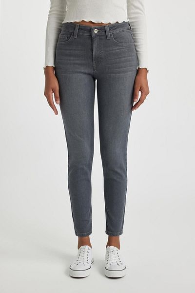DeFacto Rebeca Skinny Fit Normale Taille Schmaler Beinausschnitt Lange Jeanshose A7551ax23au