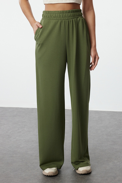 Trendyol Collection Khaki Premium Soft Fabric Wideleg/Relaxed Fit Pletené tepláky Kalhoty s kapsami TWOAW24EA00012