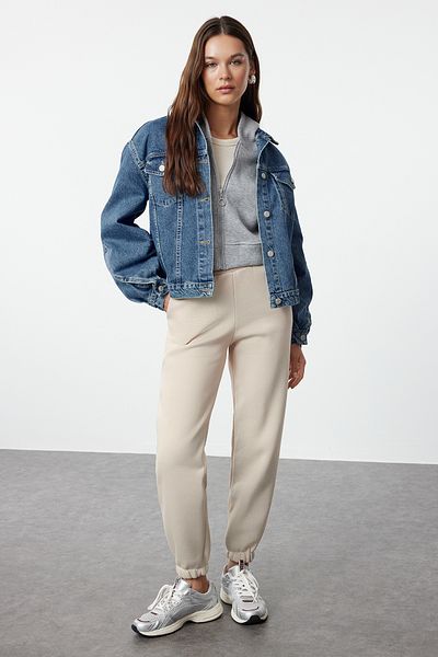 Trendyol Collection Übergroße blaue Jeansjacke – Ärmel mit Ziernähten, TWOAW25CE00015