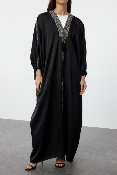 Trendyol Modest Tkaná černá kšiltovka - Ferace & Abaya s detailem příslušenství TCTSS24KF00059