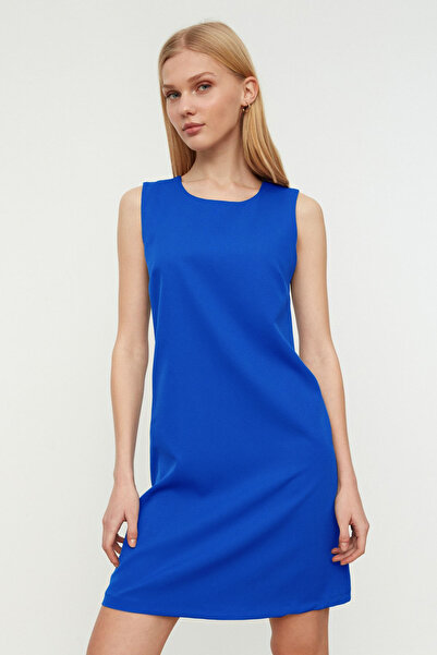 Trendyol Collection Indigové mini tkané šaty rovného střihu bez rukávů s výstřihem TWOSS19FG0063