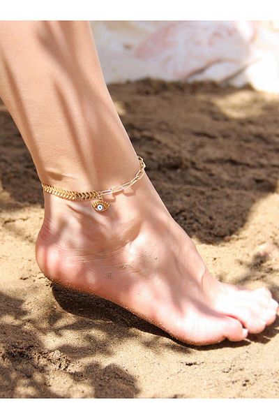 Klips Concept Chain Anklet Eye Object Detailed