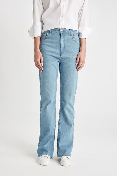 DeFacto High Waist Slim Flare Lange Jeans - Ausgeschnittenes Bein C7619AX24AU