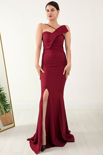 MissThetis Yaka Detaylı İnce İnci Askılı Yandan Yırtmaçlı Maxi Boy Cool ve Şık Dar Balık Kesim Abiye Elbise