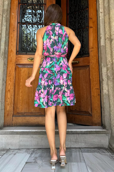 GÜLSELİ Zöld viszkóz ruha - derékövvel és mintával