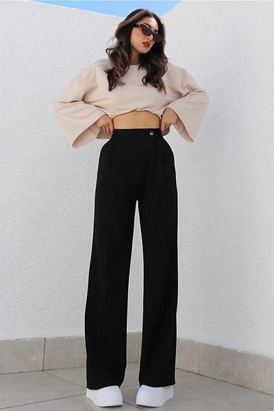 My Blog Schwarze Stoffhose – Kreuzknopf-Detail auf der Vorderseite