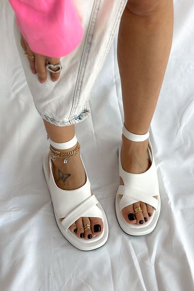 Shoebutik Sandale de damă Sonia albe
