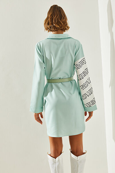 Bianco Lucci Γυναικείο φόρεμα με στάμπα DiGital και ζώνη - Γιακάς πουκαμίσου, Λεπτομέρεια τσέπης 22241 60251618