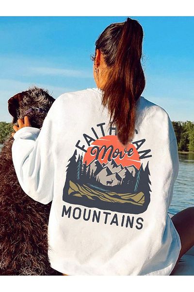 MODARİCH Суитшърт Mountains Faith Can - бял с щампа и голям размер, повдигнат кръгъл деколте