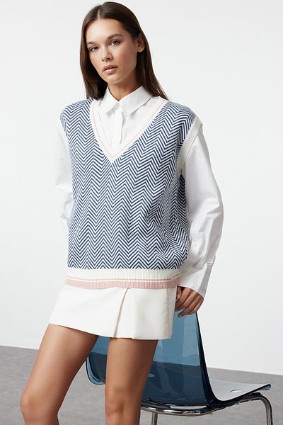 Trendyol Collection Benzines V-nyakú, geometrikus mintás kötöttáru pulóver TWOAW22BZ0051