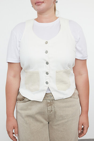 Trendyol Curve Plus Size Ecru džínová vesta – kapsy, TBBAW25BH00001