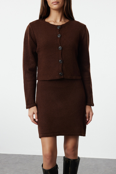 Trendyol Collection Mini úpletový kardigan a sada šatů – hnědá, měkká textura Twoaw25El00063