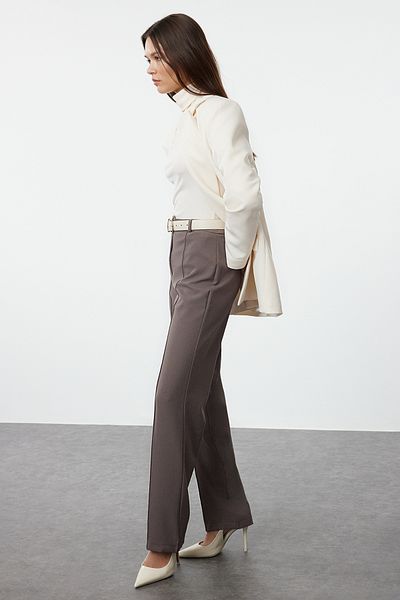 Trendyol Collection Anthrazitfarbene, gerade geschnittene, gewebte Hose mit hoher Taille und gerippten Nähten TWOSS21PL0093