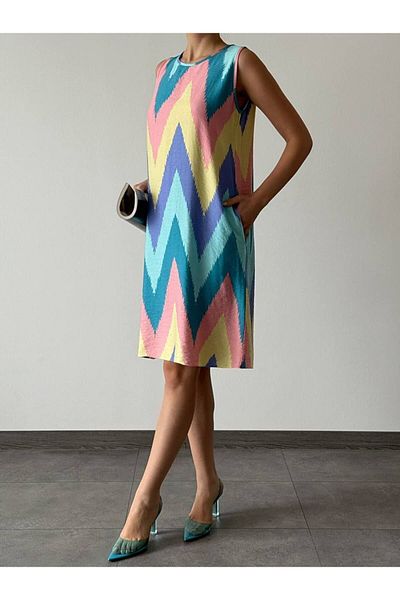 Oyer Moda Women's Colorful Back Detailed Dress