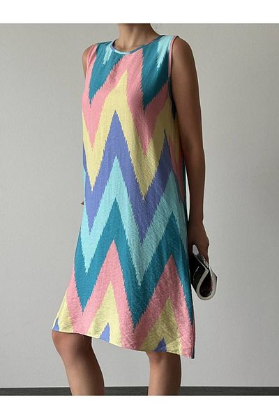 Oyer Moda Women's Colorful Back Detailed Dress